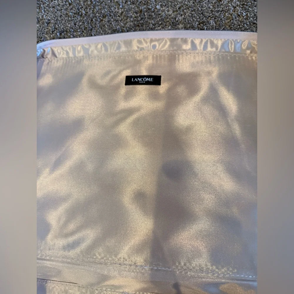 Lancôme Gold Textured organization container